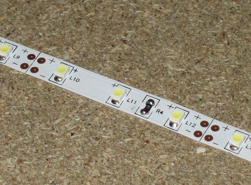 5m LED STRIP BIANCO FLESSIBILE 12V CON ALIMENTATORE 5m LED STRIP BIANCO FLESSIBILE 12V CON ALIMENTATORE