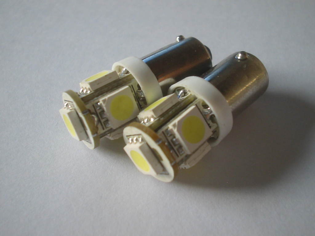 2pz LAMPADINE 5 LED SMD5050 BA9XS PIEDI STORTI 6000K Q1