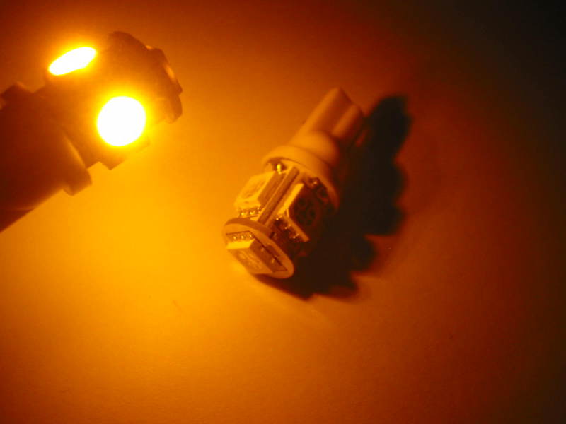 COPPIA LAMPADINE 5 LED ORANGE PER FRECCE T10 W5W BA