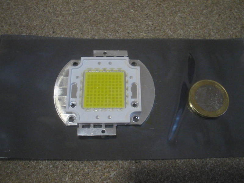 100w LED AD ALTISSIMA POTENZA BIANCO CALDO 7000LUMEN