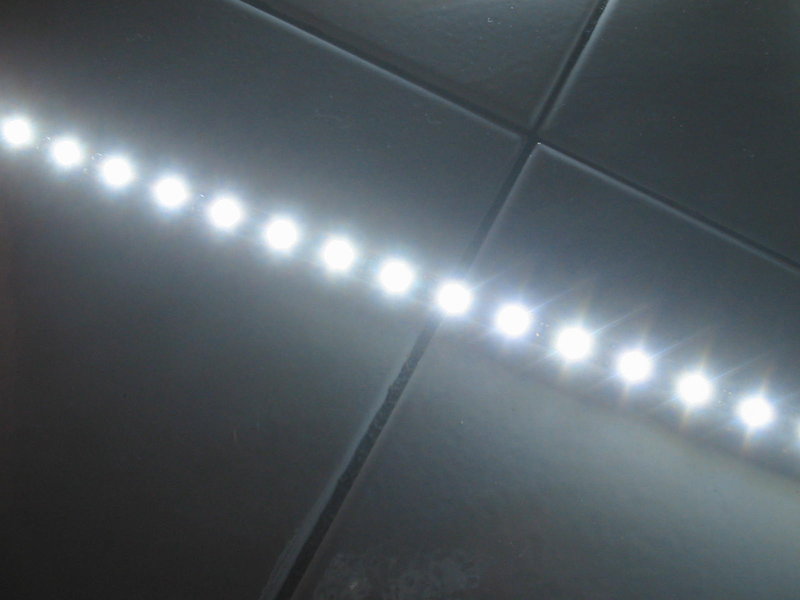 5m LED STRIP STRISCIA BIANCO FREDDO CON ALIMENTATORE