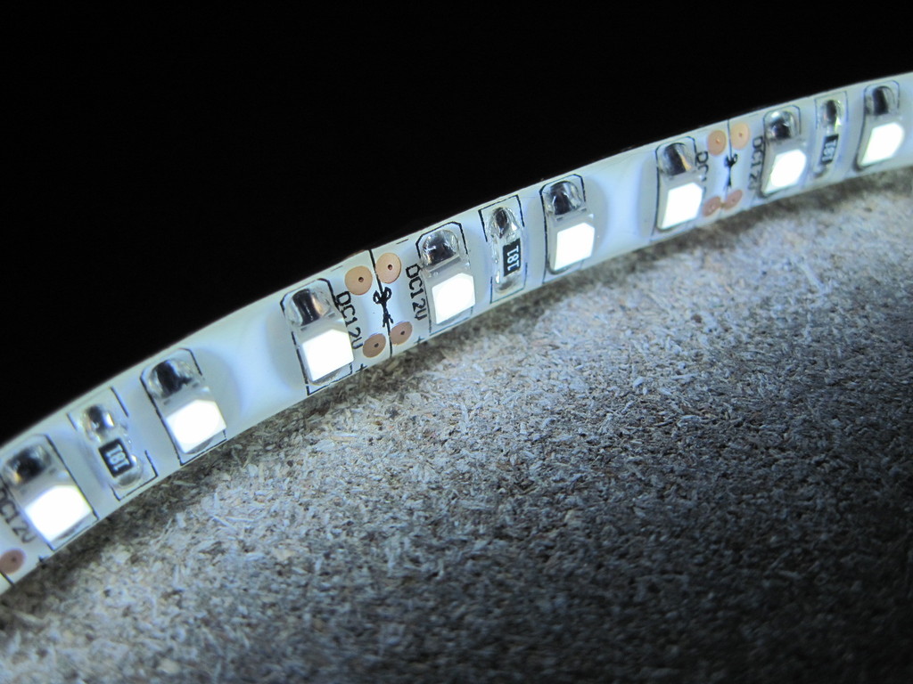600led BIANCO FREDDO WATERPROOF 5m LED STRIP 12V LUCE