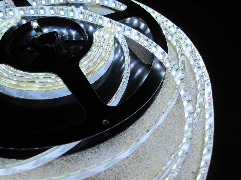 600led BIANCO FREDDO WATERPROOF 5m LED STRIP 12V LUCE