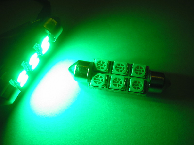 COPPIA LUCI TARGA LAMPADINE 6 LED SILURO 39mm VERDE KV